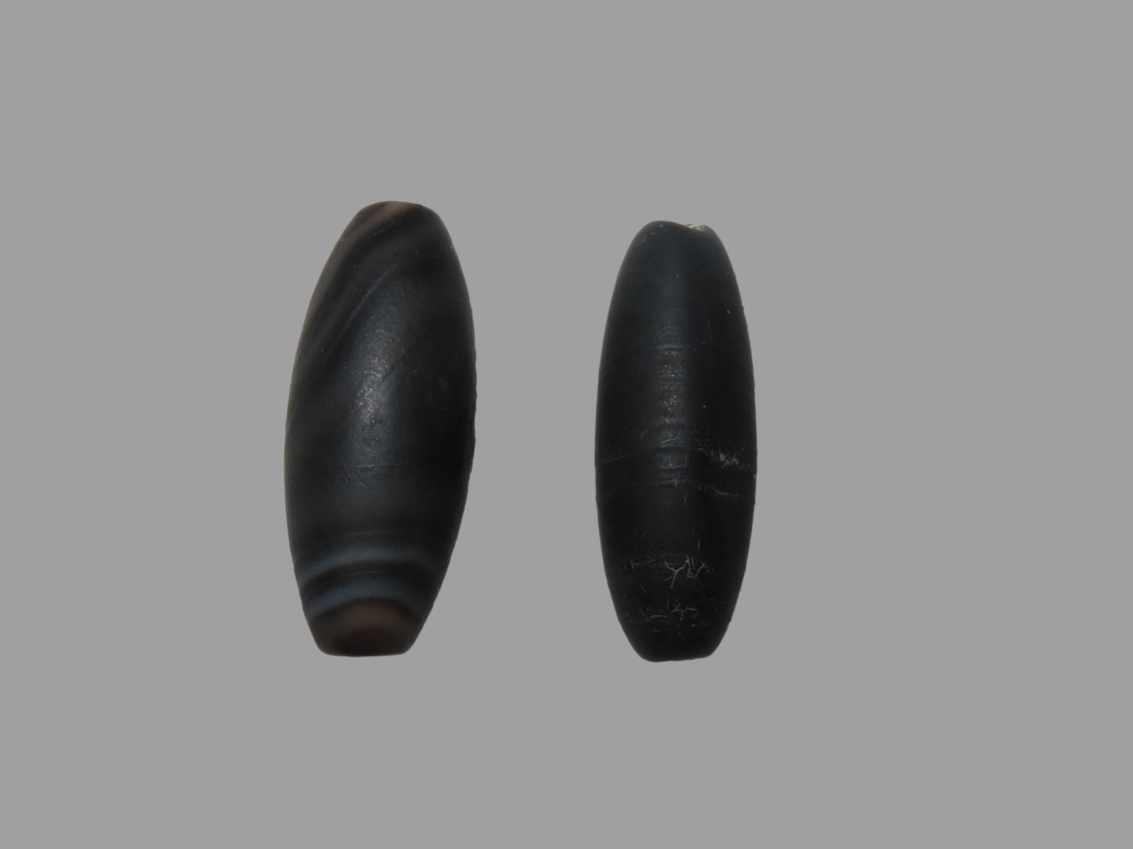 Lot of 2 Beads.: Lot of 2 Beads.