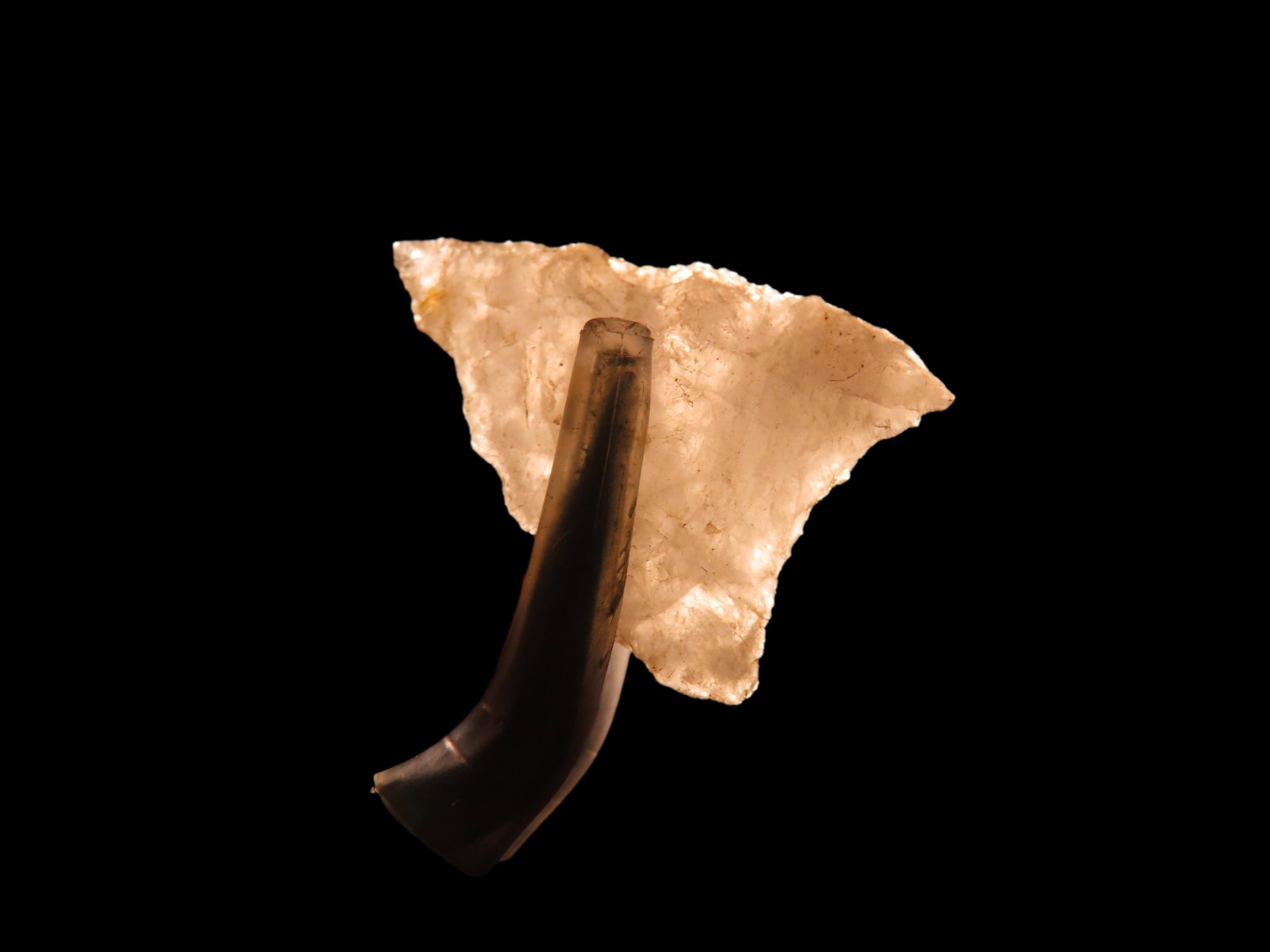 1.1/16" Late Paleo Alamance/Clovis 12,000-10,000 B.P. Crystal Quartz Attleboro Massachuetts Marvin: 1.1/16" Late Paleo Alamance/Clovis 12,000-10,000 B.P. Crystal Quartz Attleboro Massachuetts Marvin Farm/Beaver Site Ex Peter Engstom/Dr. Robbins Found 1920-1930