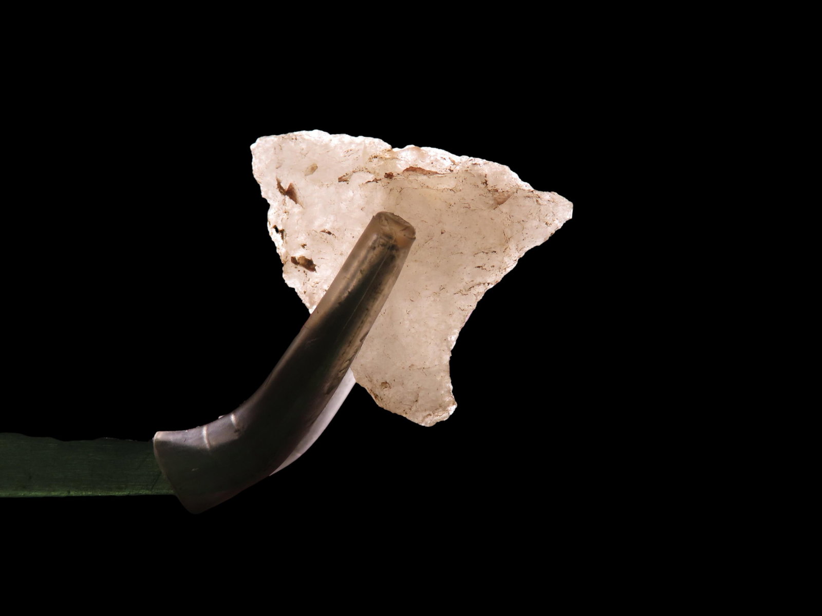 15/16" Late Paleo Alamance / Clovis, Crystal Quarts, Attleboro Massachuesetts, Marvin Farm / Beaver: 15/16" Late Paleo Alamance / Clovis, Crystal Quarts, Attleboro Massachuesetts, Marvin Farm / Beaver Site, Ex Peter Engstorm / Dr. Robbins, Found Sometime between 1920-1930