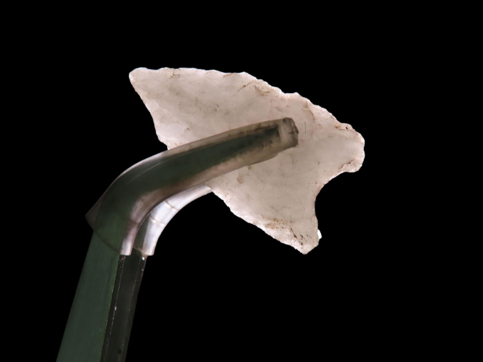 1 1/8" Late Paleo Alamance / Clovis, Crystal Quarts, Attleboro Massachuesetts, Marvin Farm / Beaver: 1 1/8" Late Paleo Alamance / Clovis, Crystal Quarts, Attleboro Massachuesetts, Marvin Farm / Beaver Site, Ex Peter Engstorm / Dr. Robbins, Found Sometime between 1920-1930