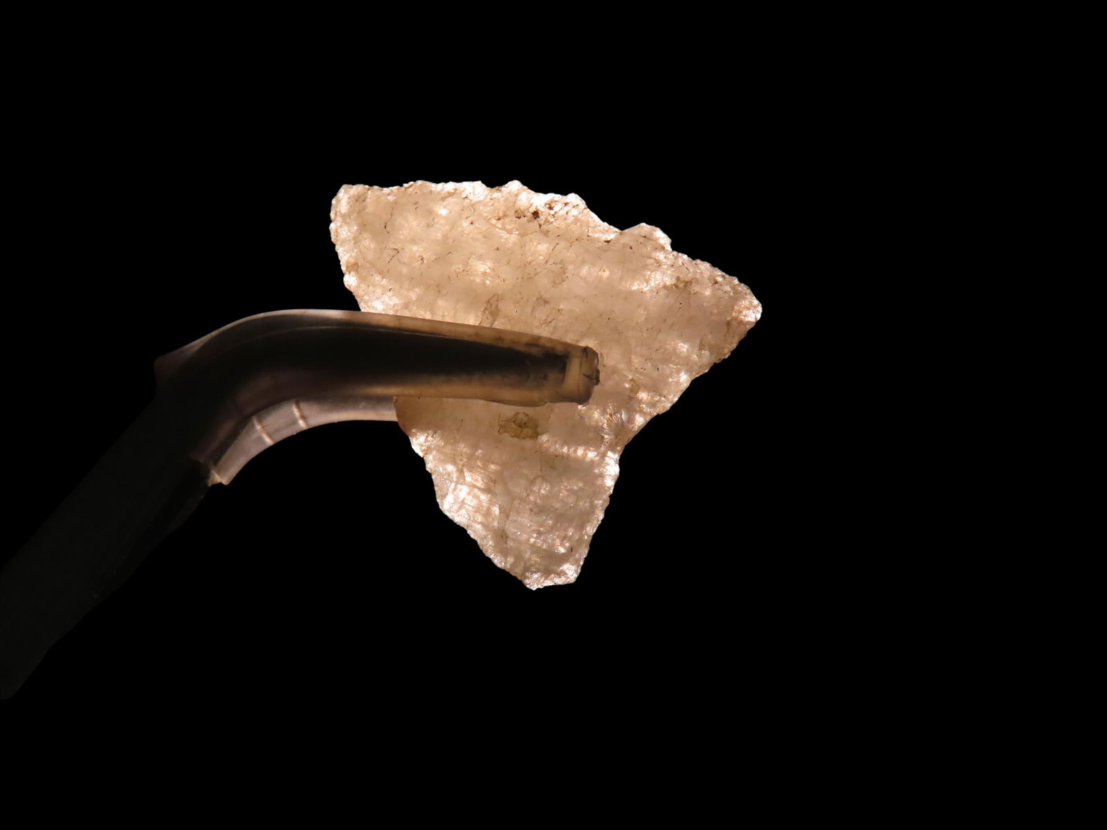 1 1/16" Late Paleo Alamance / Clovis, Crystal Quarts, Attleboro Massachuesetts, Marvin Farm / Beaver: 1 1/16" Late Paleo Alamance / Clovis, Crystal Quarts, Attleboro Massachuesetts, Marvin Farm / Beaver Site, Ex Peter Engstorm / Dr. Robbins, Found Sometime between 1920-1930