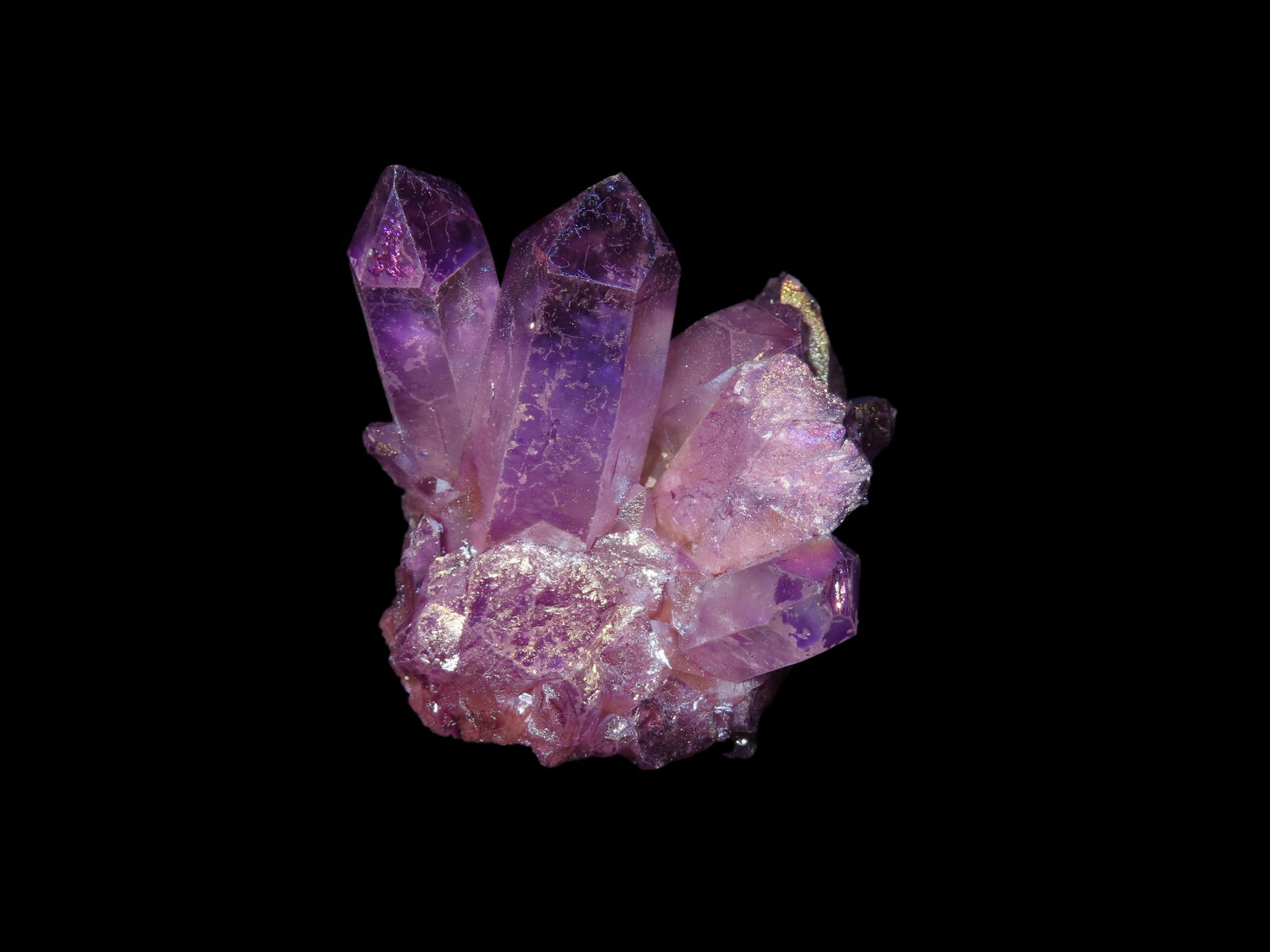 35 gram, Crystal Quartz Cluster Formation, Coated in Titanium Geode Specimen: 35 gram, Crystal Quartz Cluster Formation, Coated in Titanium Geode Specimen