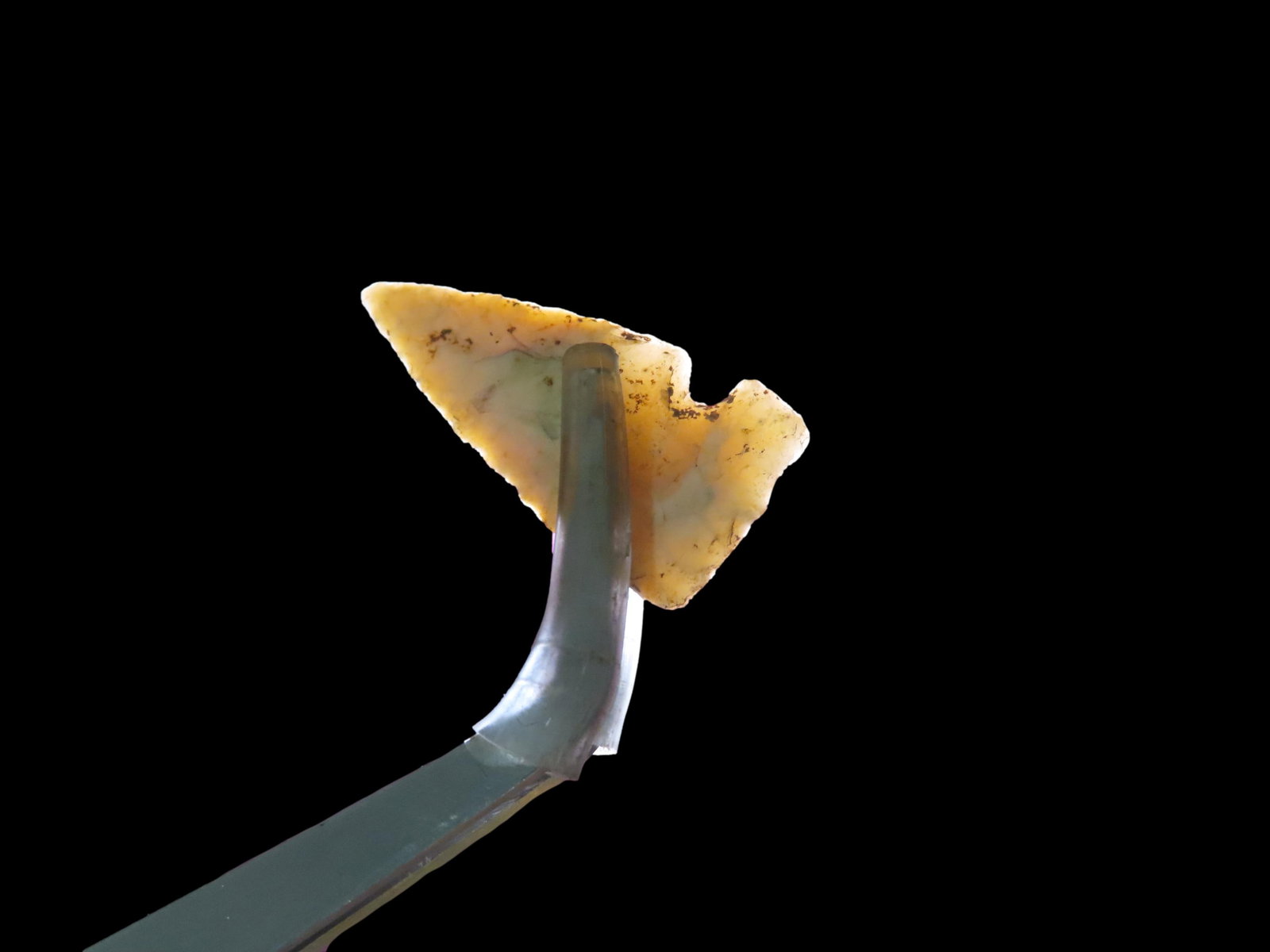 Oustanding Cahokia Point, Madison Co. Illinois. Very thin and well flaked Highly Translucent example: Oustanding Cahokia Point, Madison Co. Illinois. Very thin and well flaked Highly Translucent example with heavy patina! Very thin example!