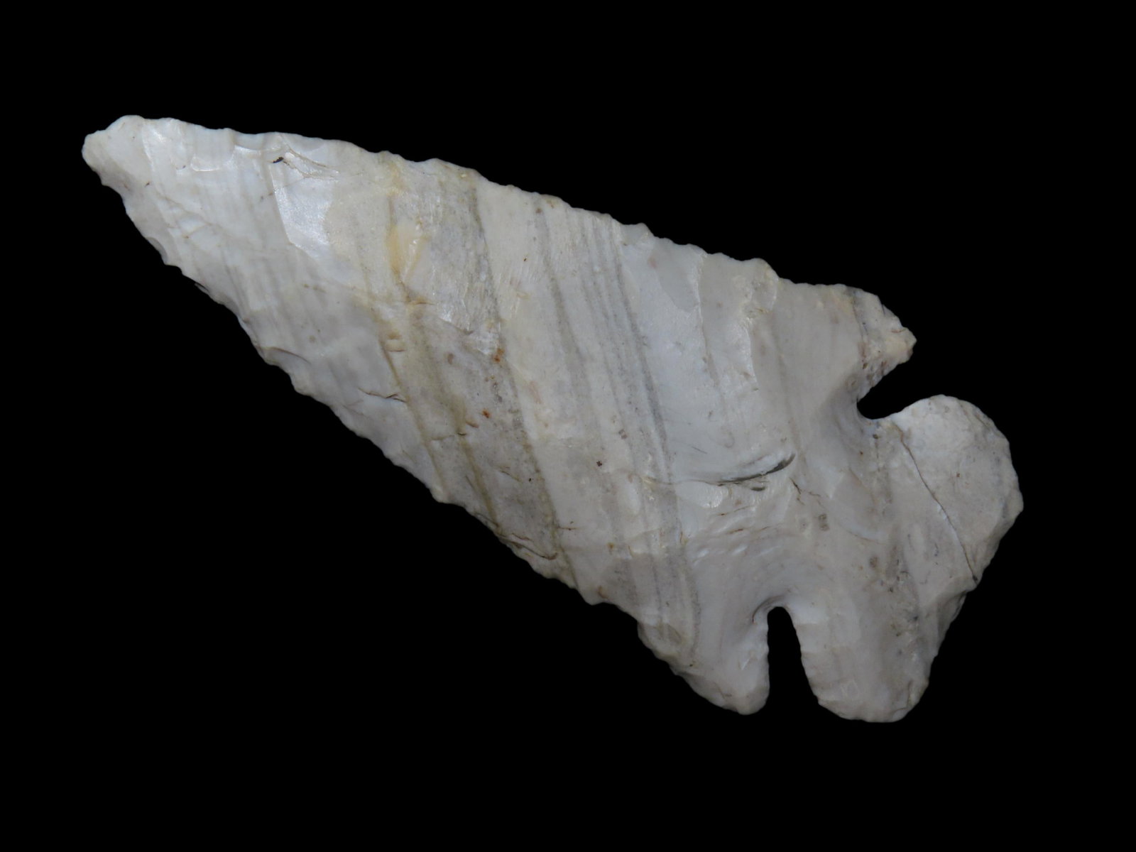 Colorful 4" Thebes, Vermillion Co. Illinois. Motley COA. Nice large example with great color. Well: Colorful 4" Thebes, Vermillion Co. Illinois. Motley COA. Nice large example with great color. Well flaked out of a striped piece of Derby Chert with a nice bevel.