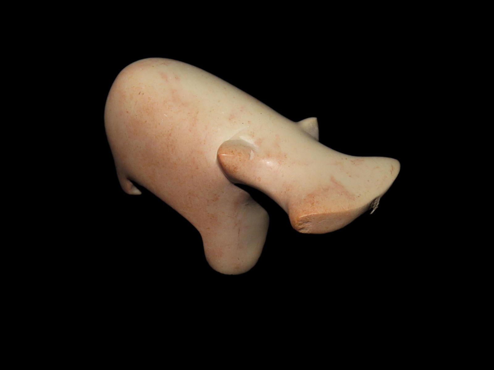 Zuni Bear/ Animal Fetish, Carved Stone Effigy. Nice Example. Stands up nicely.: Zuni Bear/ Animal Fetish, Carved Stone Effigy. Nice Example. Stands up nicely.