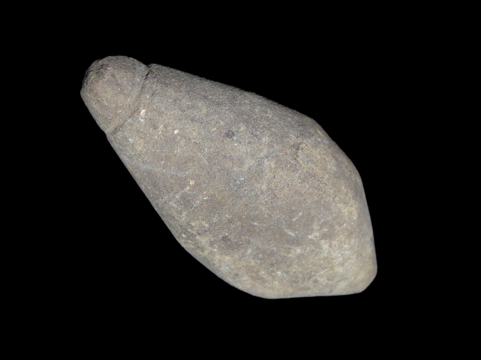 3 1/8" Grooved Hardstone Plummet, Calhoun Co. Illinois. Motley COA. Nice large example, well shaped: 3 1/8" Grooved Hardstone Plummet, Calhoun Co. Illinois. Motley COA. Nice large example, well shaped and deeply grooved with great age & patina.