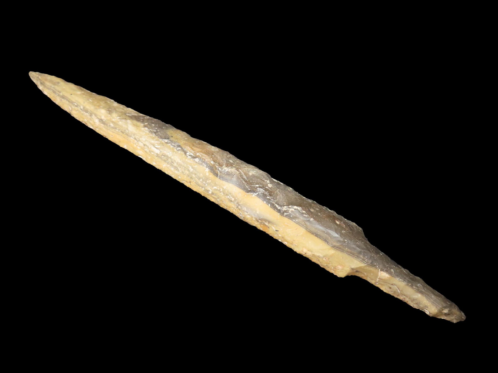 Massive 13 1/2" mayan Dagger, Belize. Motley COA. Very Colorful example. Extremely difficult to find: Massive 13 1/2" mayan Dagger, Belize. Motley COA. Very Colorful example. Extremely difficult to find in this size! Perfect condition! Heavily Patinated Colha Chert. This is the largest example we have