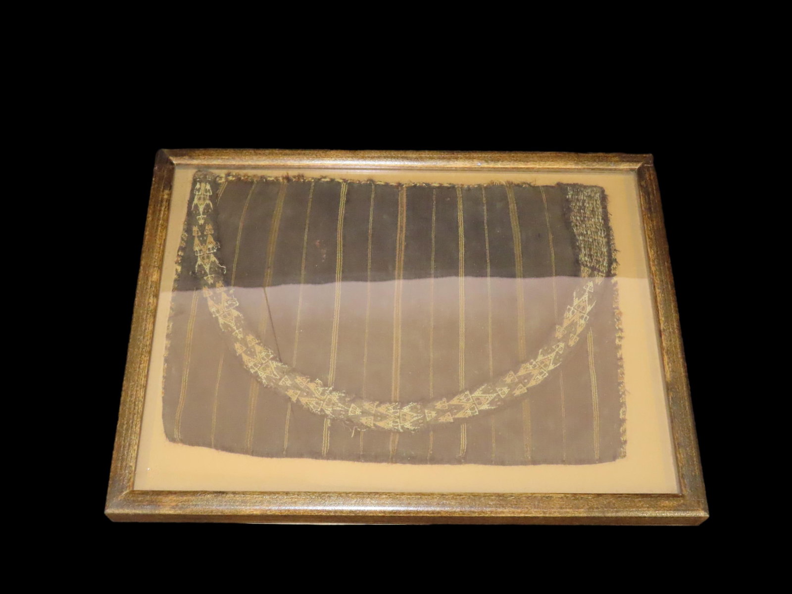 Rare Original Pre-Columbian Chancay / Chimu Textile Bag with Nicely Decorated Handle. Circa 1200 to: Rare Original Pre-Columbian Chancay / Chimu Textile Bag with Nicely Decorated Handle. Circa 1200 to 1450 CE. Peru. All Original Hand woven Fabric from 500-800 years ago! Nicely Framed in a 19" by 14"