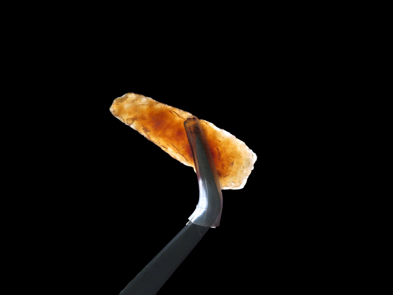 Amazing Lot of 6 Knife River Flint Thumb Scrapers, South Dakota. Highly Translucent & Well patinated: Amazing Lot of 6 Knife River Flint Thumb Scrapers, South Dakota. Highly Translucent & Well patinated Examples.