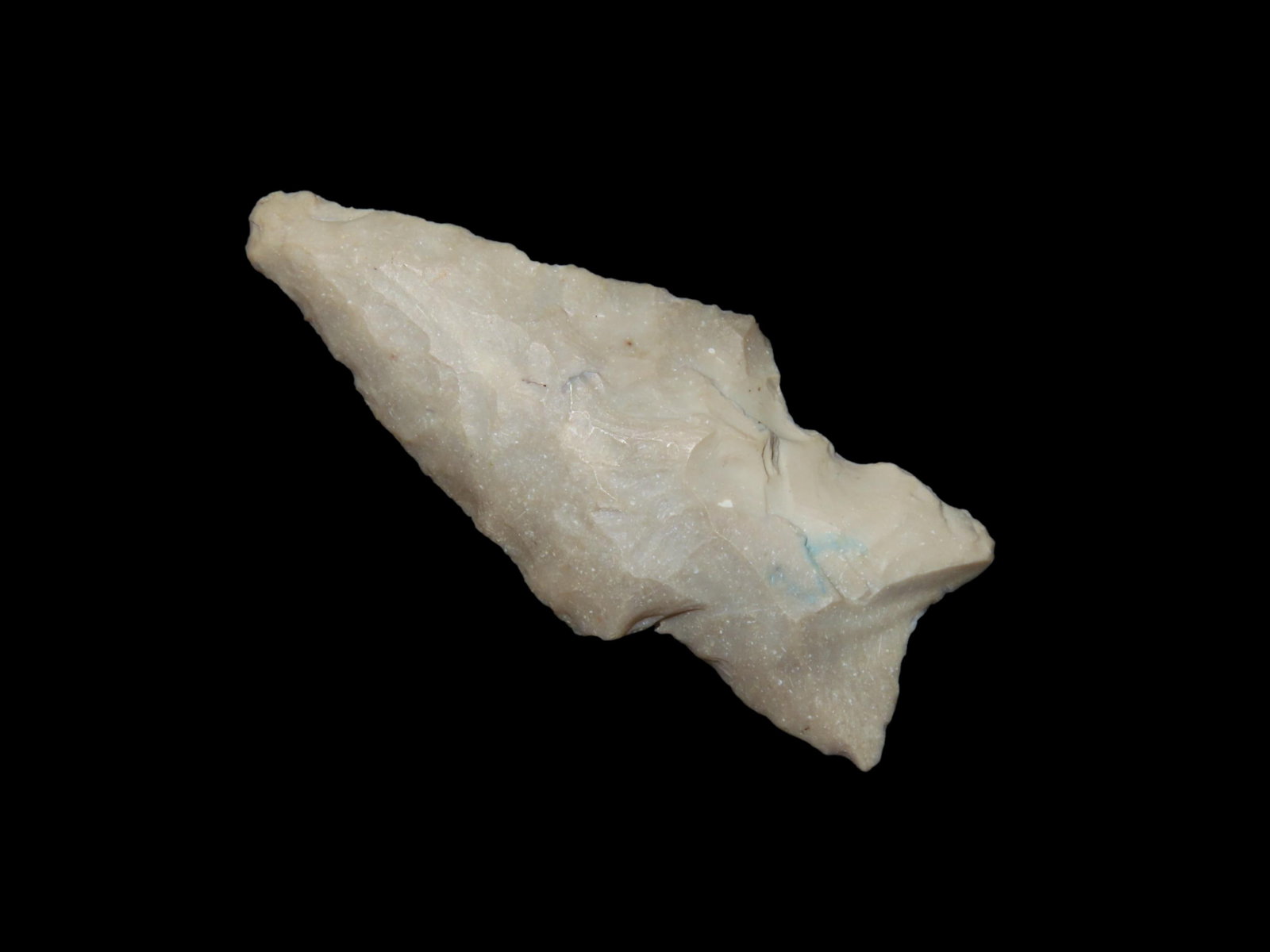 Nice 2 3/16" Pedernales found in lee County Texas. Ex Dr. Ted Raurk. EX Tom Davis. Indian Arrowhead,: Nice 2 3/16" Pedernales found in lee County Texas. Ex Dr. Ted Raurk. EX Tom Davis. Indian Arrowhead, Artifact.