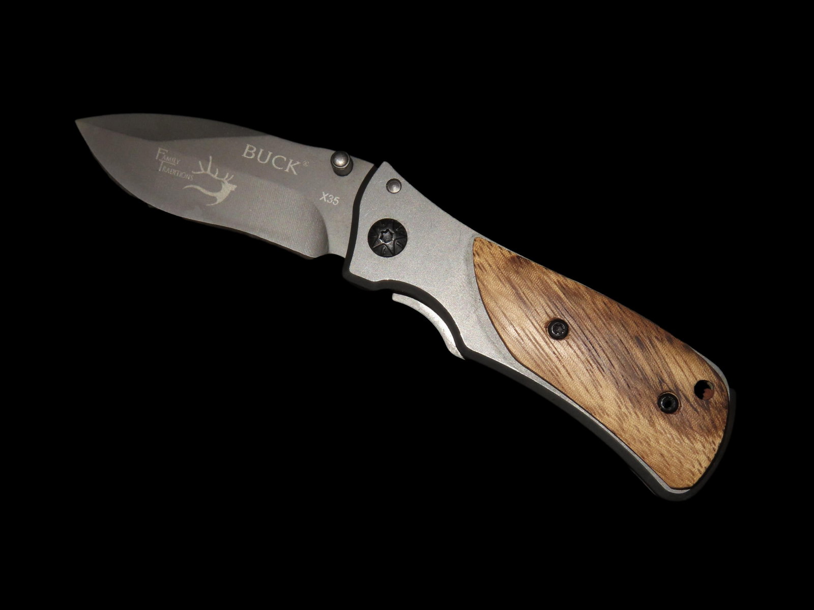 Buck Single Blade Pocket Knife, Hunting Knife. New Condition.: Buck Single Blade Pocket Knife, Hunting Knife. New Condition.