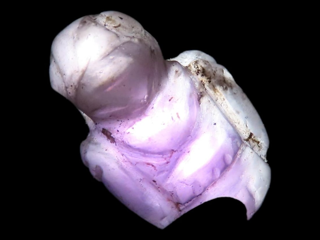 5/8" Pre-Columbian Fluorite Parrot Effigy Bead Pendant, from Guatemala (1 of 6)