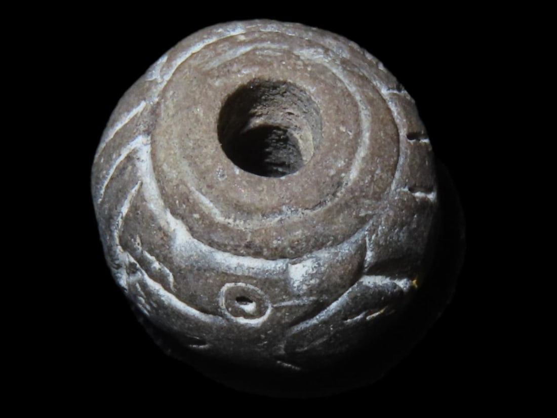 Pre-Columbian Bead, Nicely Engraved Machalilla Culture, 1500 BCE to 1100 BCE, Found in Ecuador: Pre-Columbian Bead, Nicely Engraved Machalilla Culture, 1500 BCE to 1100 BCE, Found in Ecuador