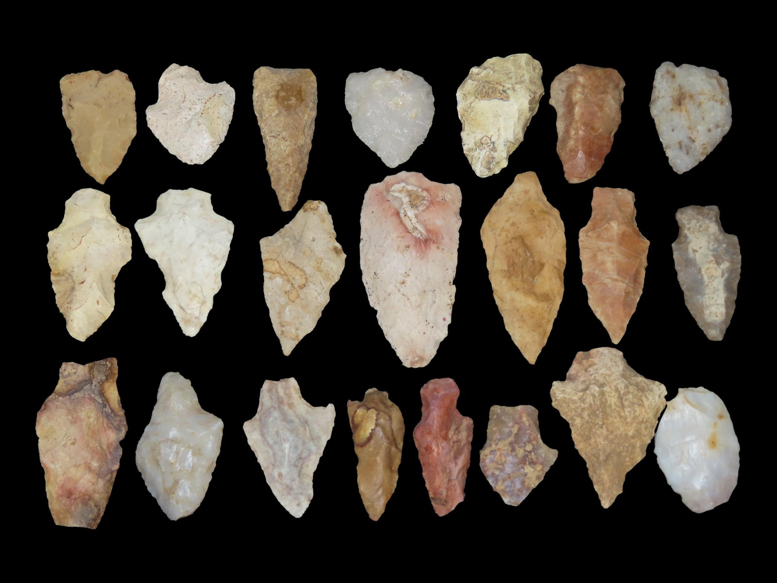 12" x 9" Frame of Native American Arrowheads: 12" x 9" Frame of Native American Arrowheads