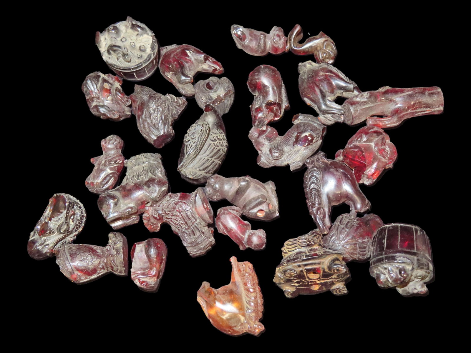 Chinese/Japanese Netsuke Collection: Chinese/Japanese Netsuke Collection
