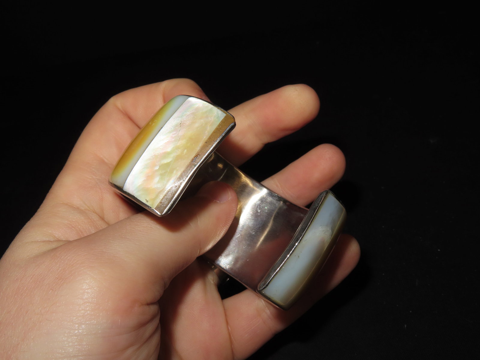 Gorgeous Abalone Shell Cuff Bracelet - 4