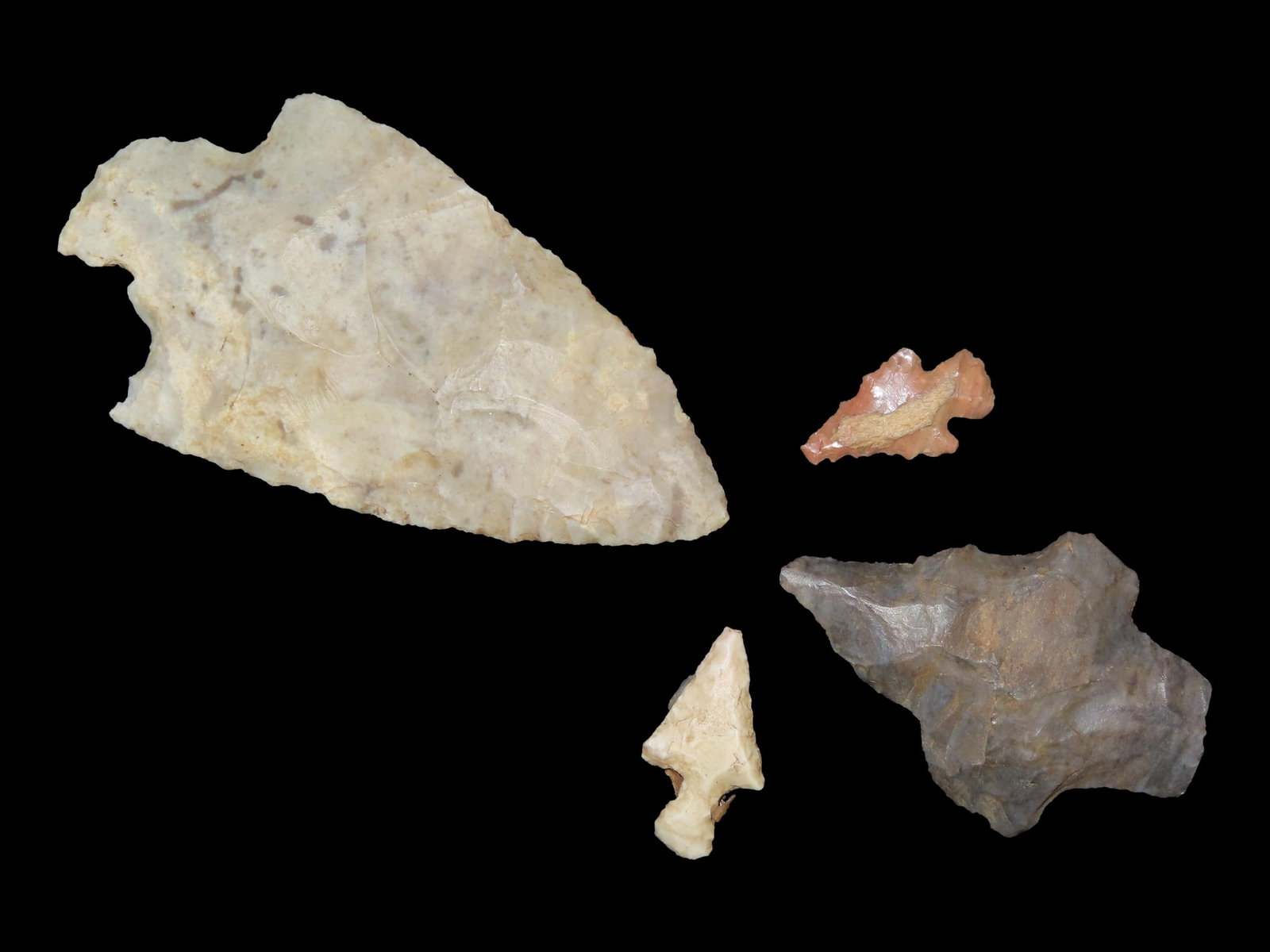 Group of 4 Arrowheads, Woodland & Archaic: Group of 4 Arrowheads, Woodland & Archaic