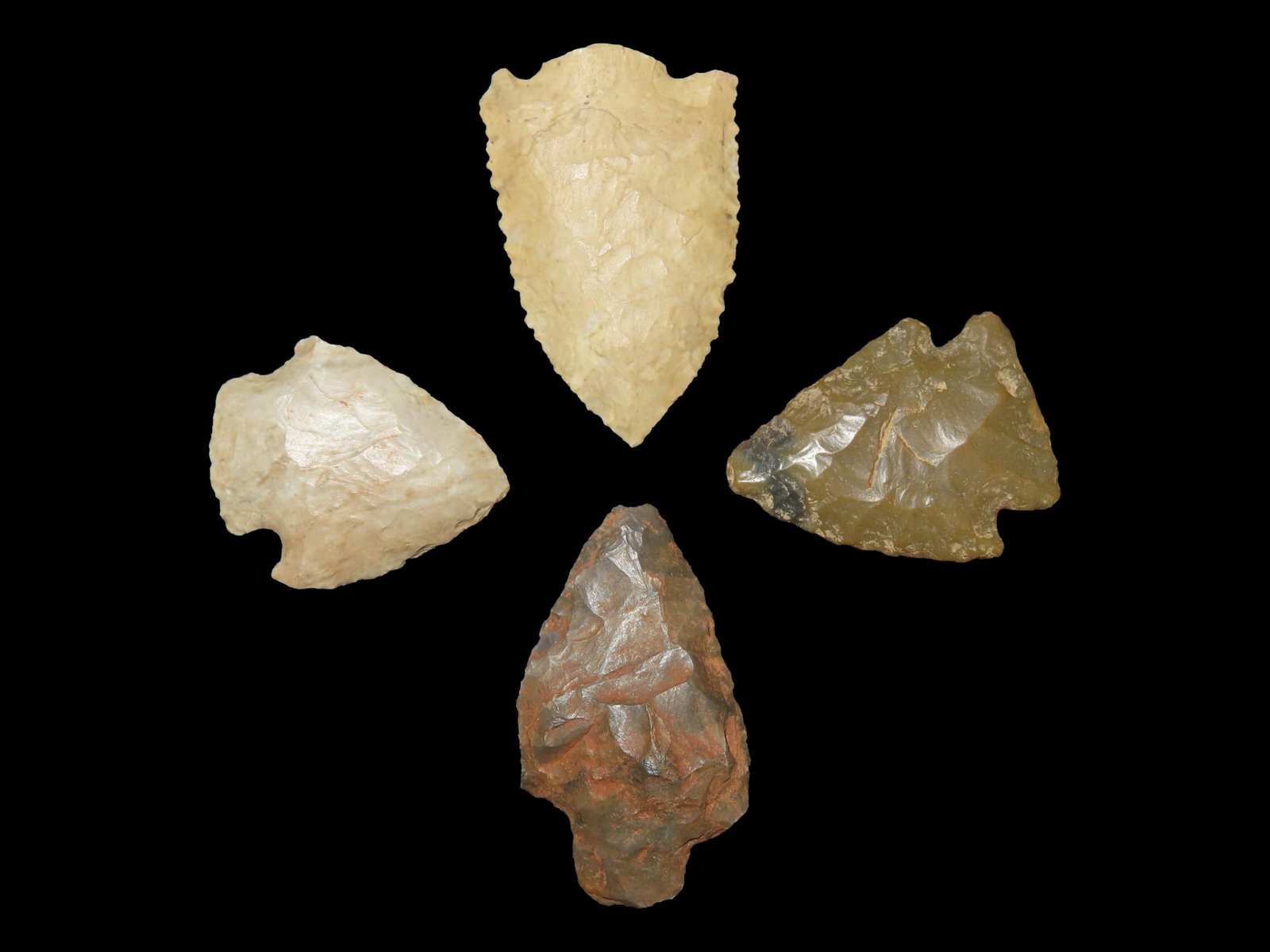 Group of 4 Arrowheads, Woodland & Archaic: Group of 4 Arrowheads, Woodland & Archaic