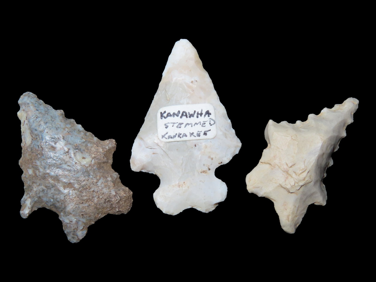 Group of 3 Arrowheads, Kanawha Stemmed, Kankakee: Group of 3 Arrowheads, Kanawha Stemmed, Kankakee