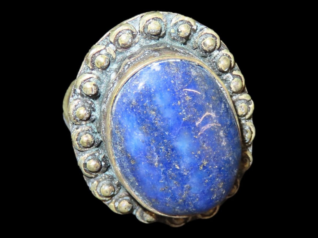 Size 7 Lapis Lazuli Oval Vintage Ring: Size 7 Lapis Lazuli Oval Vintage Ring