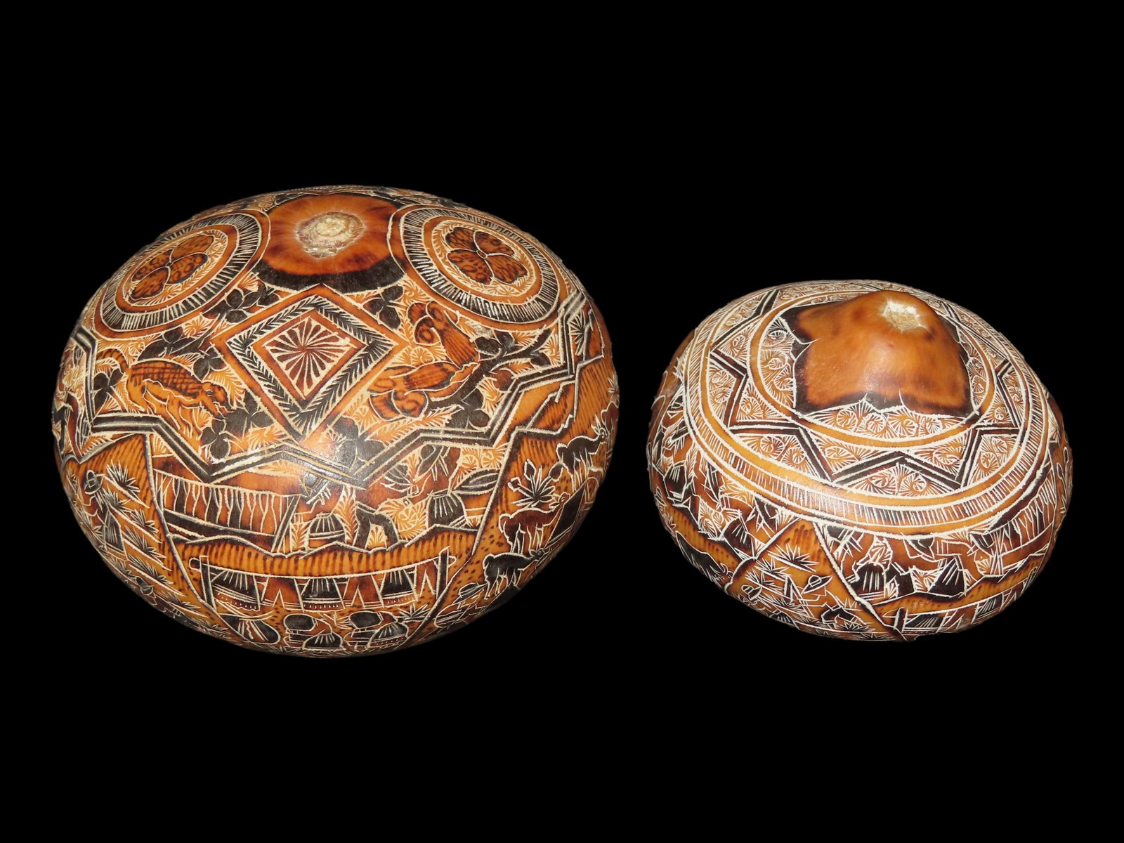 Lot of 2 Peruvian Designed Gourds (1 of 6)