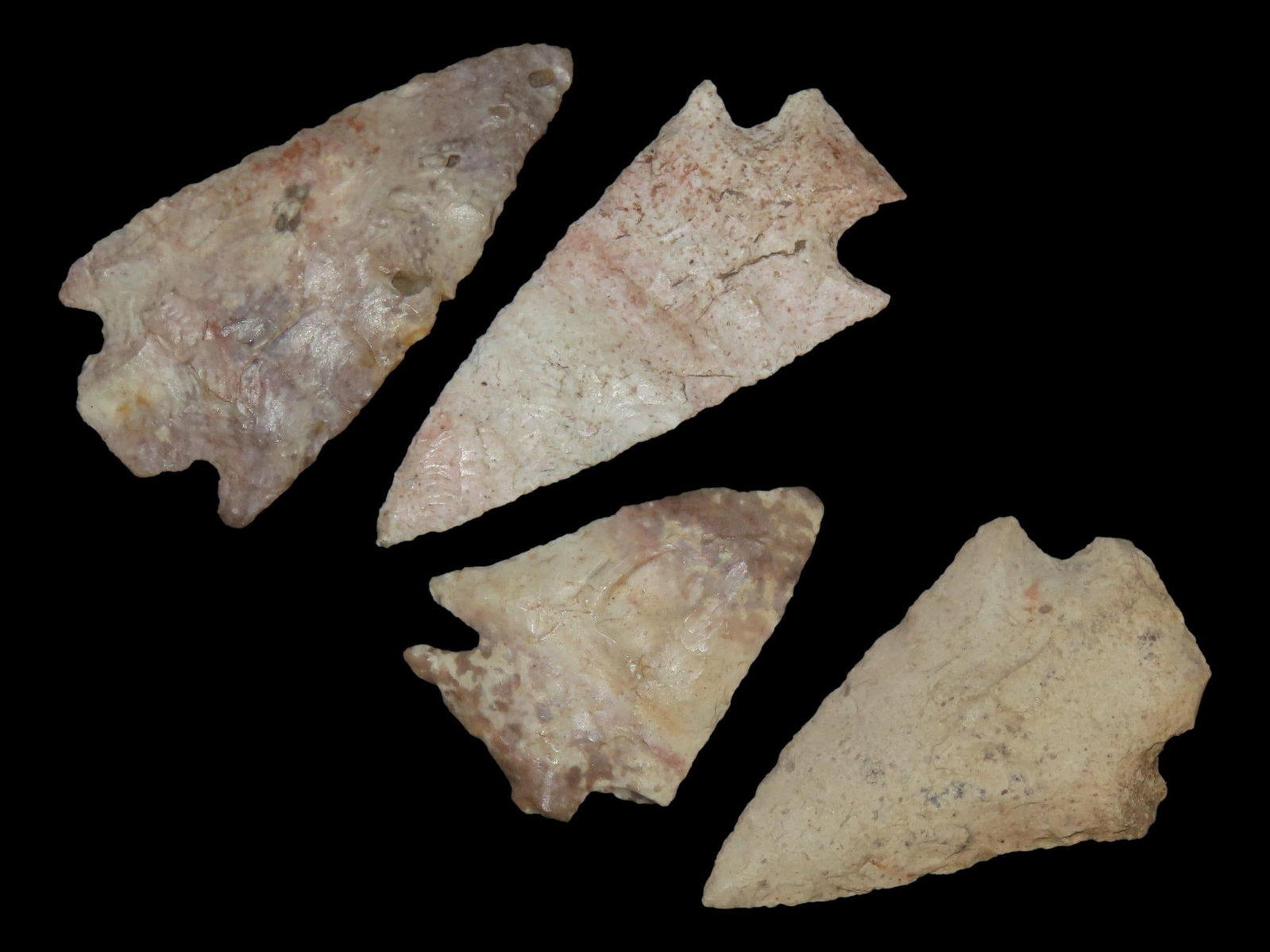 Grouping of 4 Arrowheads, Apple Creek Pts., Clark Co., Illinois (1 of 6)