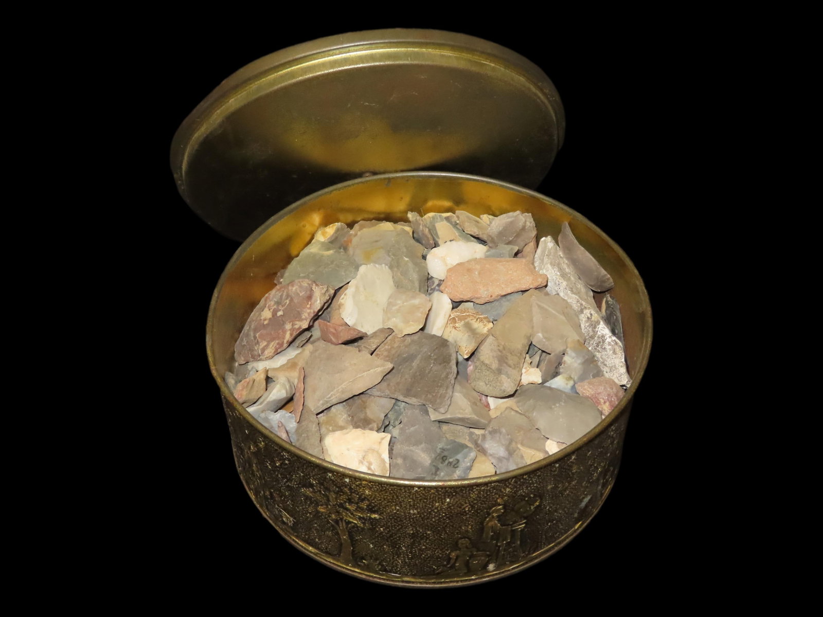 Lot of Miscellaneous Pottery Shards, Heartbreakers, Beads, and Flint (1 of 7)
