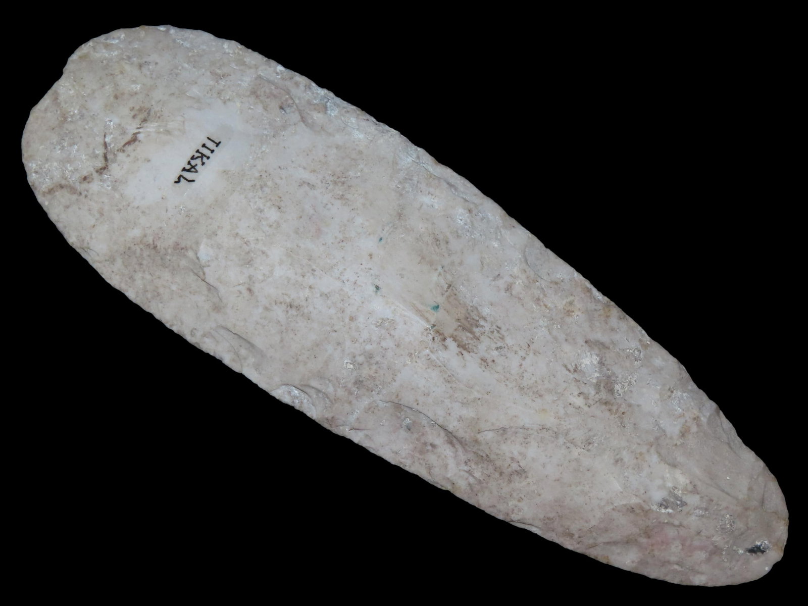 7 1/8â€? Pre-Colmbian Blade, Tikal, Guatemala (1 of 8)