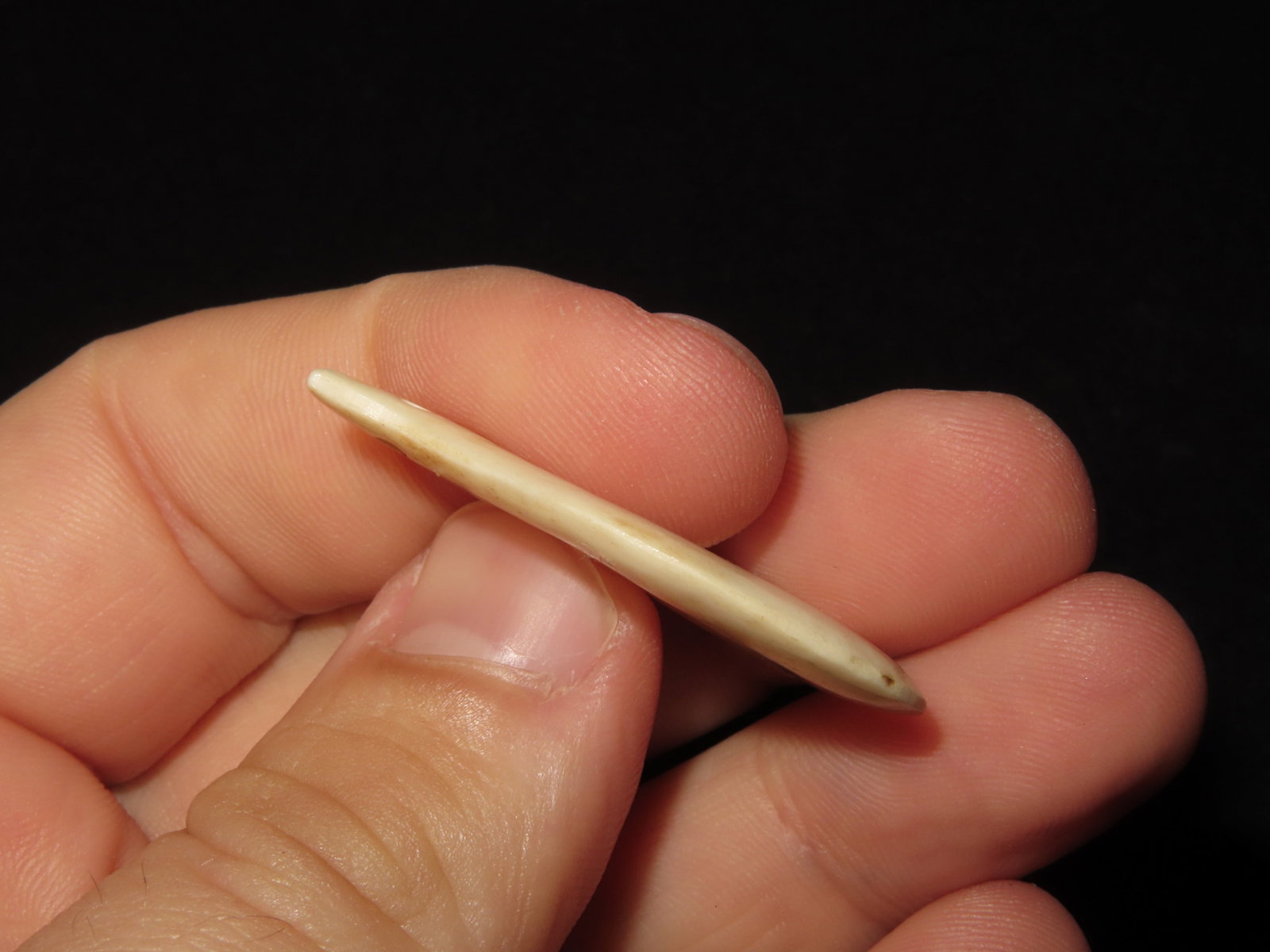 Small Hook Bone Effigy Pendant - 3