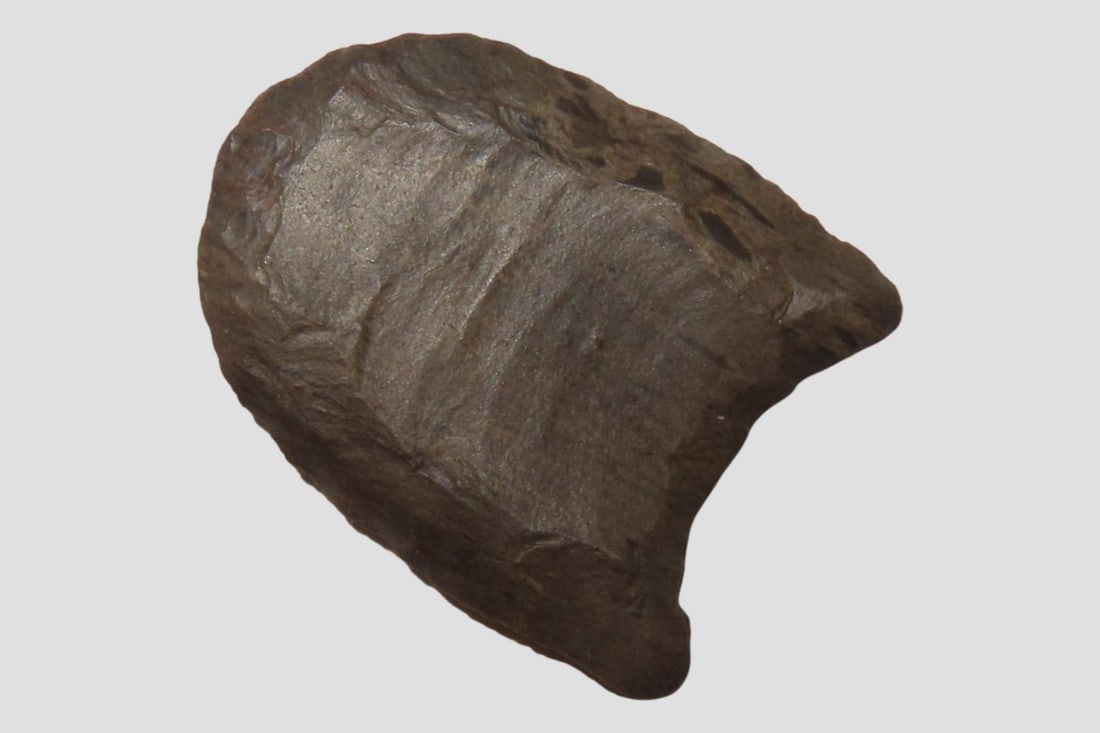 Increidble 1 5/16" Paleo Folsom, found near Memphis, Shelby County Tennessee. Nicely fluted on both (1 of 6)