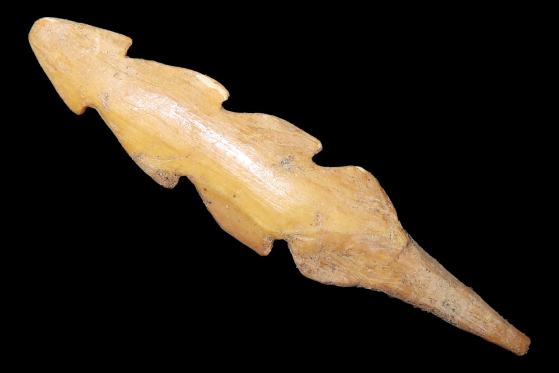 Amazing Alaskan Harpoon with great form and no damage. Found along the Bearing Straight in Alaska.: Amazing Alaskan Harpoon with great form and no damage. Found along the Bearing Straight in Alaska.