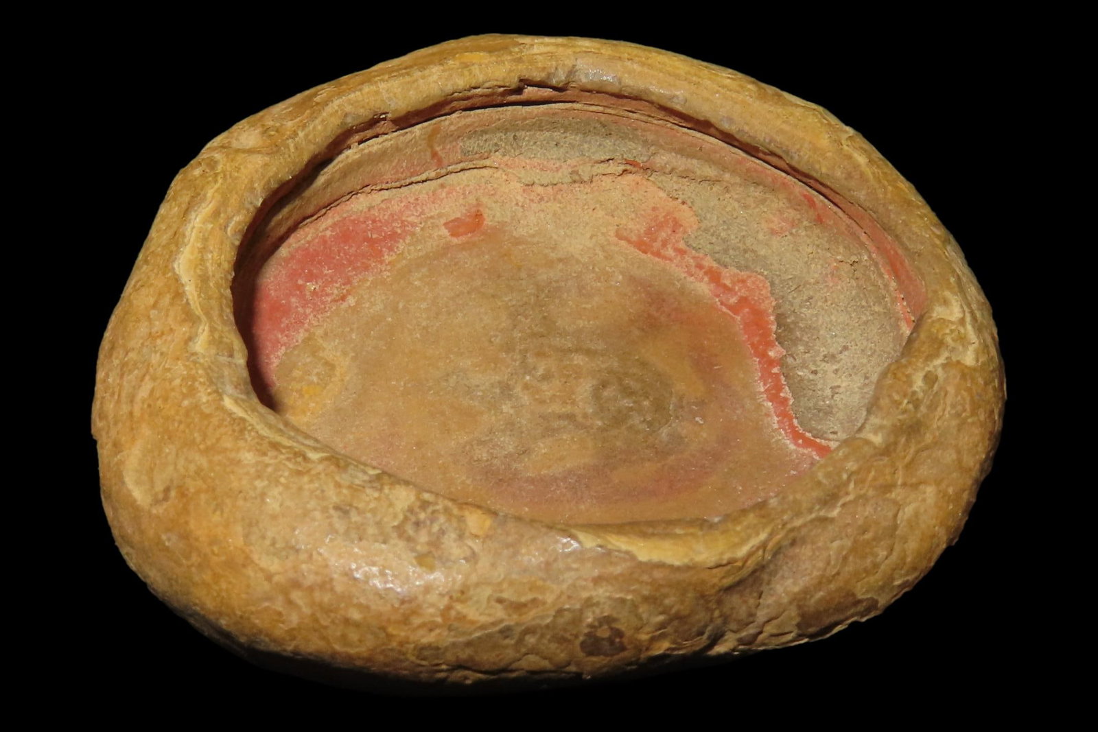Amazing Stone Bowl / Paint Pot with Red paint Residue found in Arizona. Hohokam / Mimbres culture.: Amazing Stone Bowl / Paint Pot with Red paint Residue found in Arizona. Hohokam / Mimbres culture.