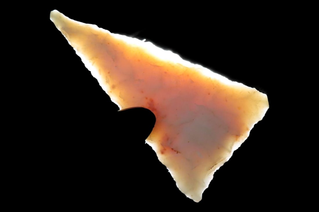 Perfect Cahokia Triangle found in Fulton County Illinois. Ex Joey Ellis Collection (1 of 5)