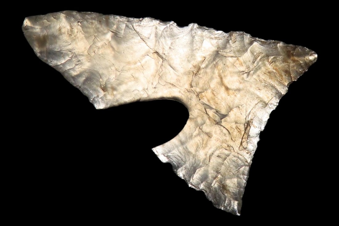 Phenomenal Clear Agate Triangle found in New Mexico. Very thin and well flaked example.: Phenomenal Clear Agate Triangle found in New Mexico. Very thin and well flaked example.