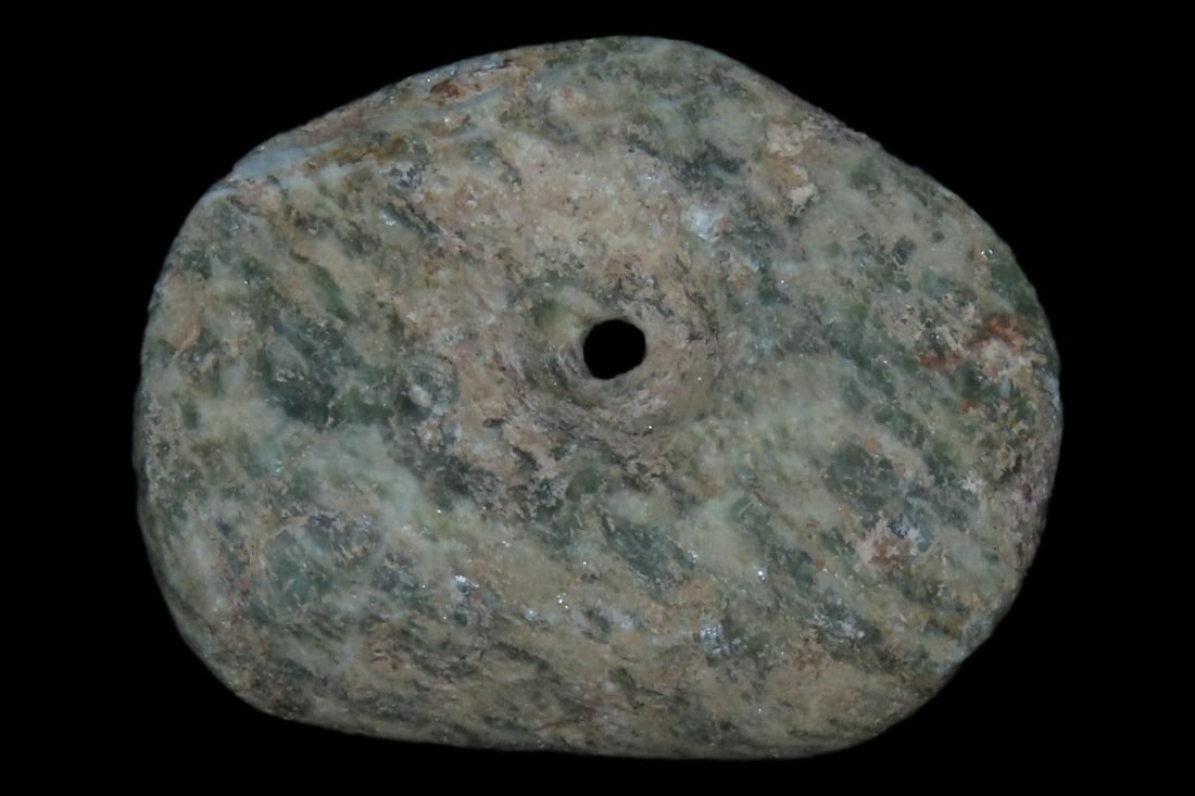 Nice l Pre-Columbian Mezcala Jade / Jadeite Pendant, Drilled Stone Bead. Meticulously Shaped & (1 of 5)