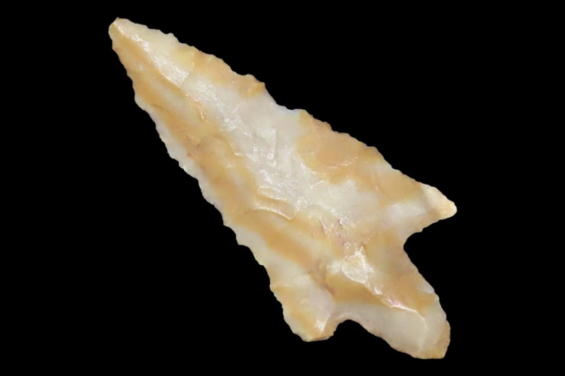 Colorful Perdiz Bird Point / Arrowhead found in Central Texas. Thin and well flaked with Great: Colorful Perdiz Bird Point / Arrowhead found in Central Texas. Thin and well flaked with Great Color.