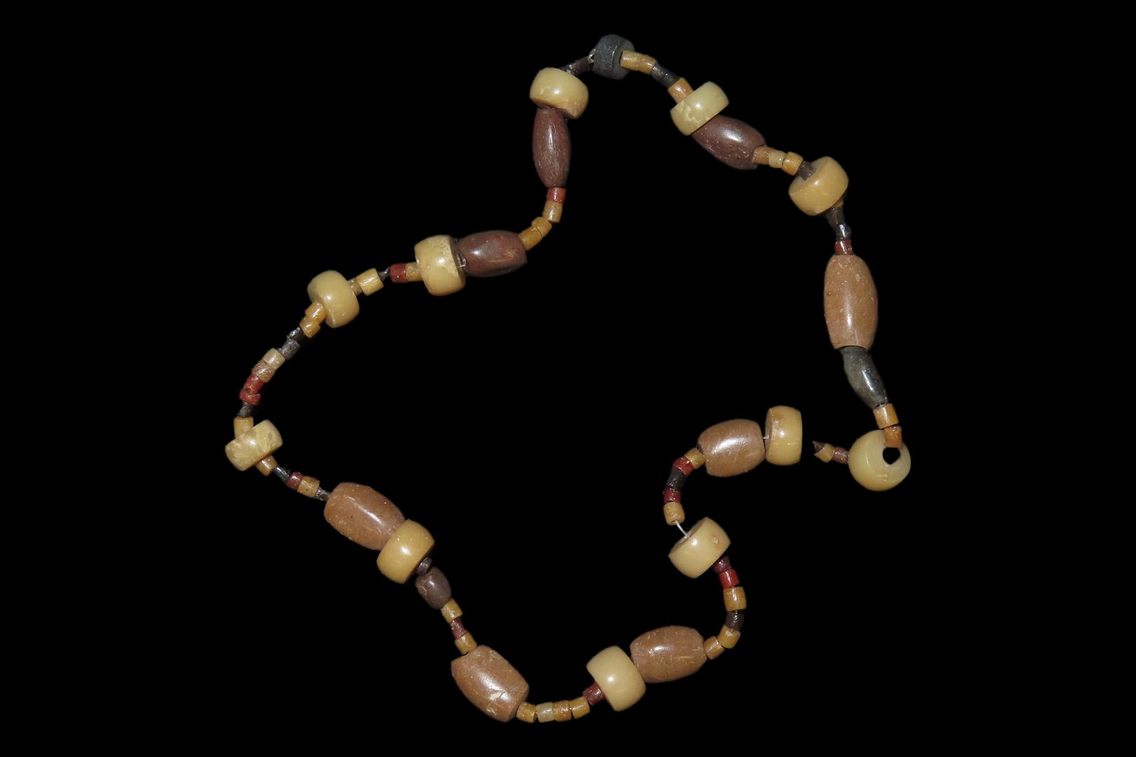 Amazing Pre-Columbian Stone & Quartz Beaded Necklace from Columbian. Tairona Culture. Colorful array (1 of 5)
