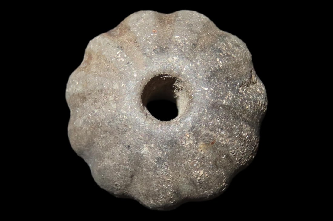 Engraved Pre-Columbian Gourd / Pumpkin Effigy Clay Bead, Nicely Deigned Example. Mexico. (1 of 4)