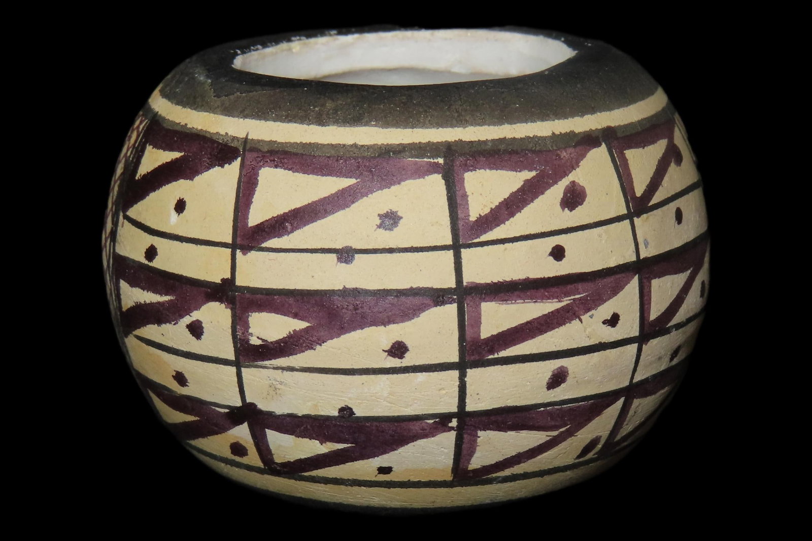Beautiful Southwest Pueblo / Acoma Indians Pottery Vase / Jar / Bowl. Original Hand Painted Example. (1 of 4)