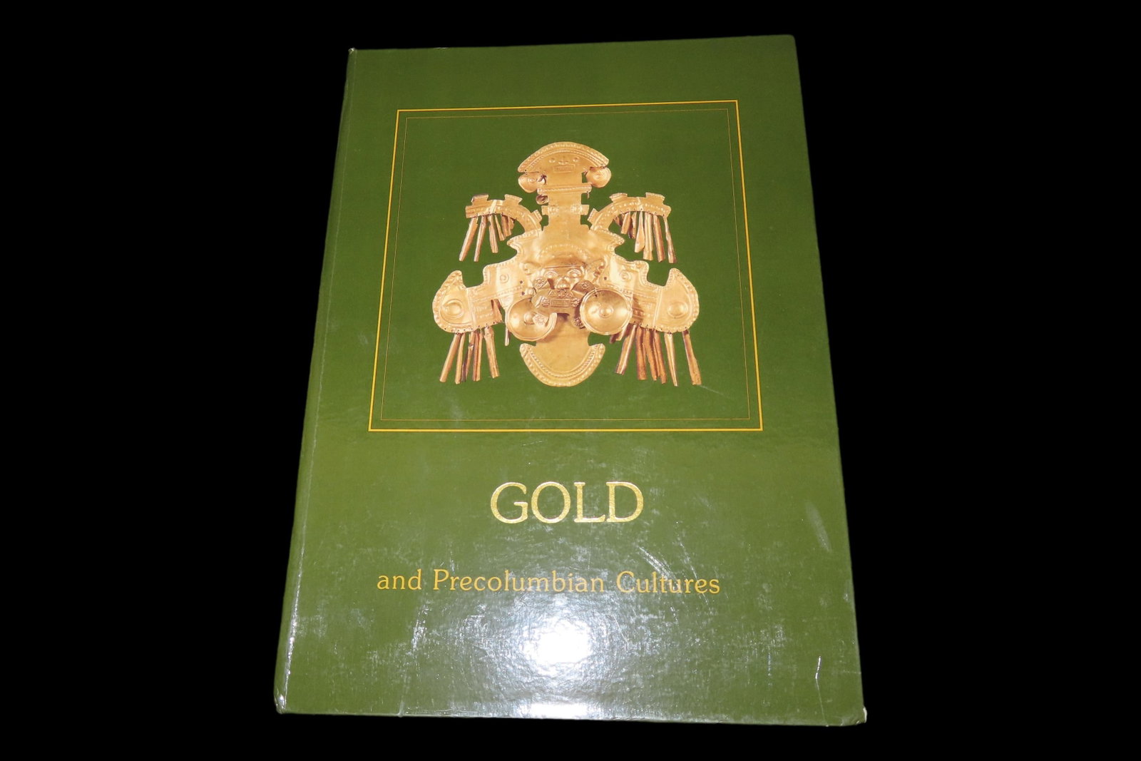 GOLD & PRECOLUMBIAN CULTURES, HARDBACK, 71 PAGES FULL OF PICS AND INFO ON THE GOLDEN RELICS & THE (1 of 6)