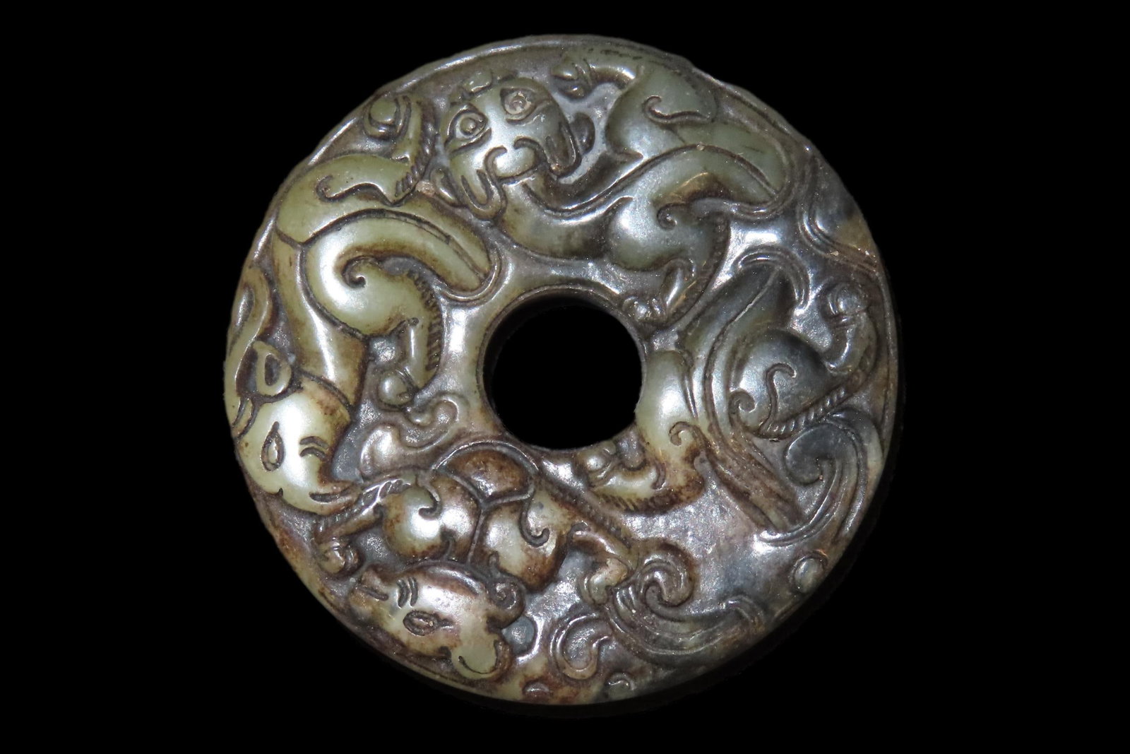 Nice Antique Chinese Hongshan Culture Jade Effigy Pendant, Hand Made Example.: Nice Antique Chinese Hongshan Culture Jade Effigy Pendant, Hand Made Example.