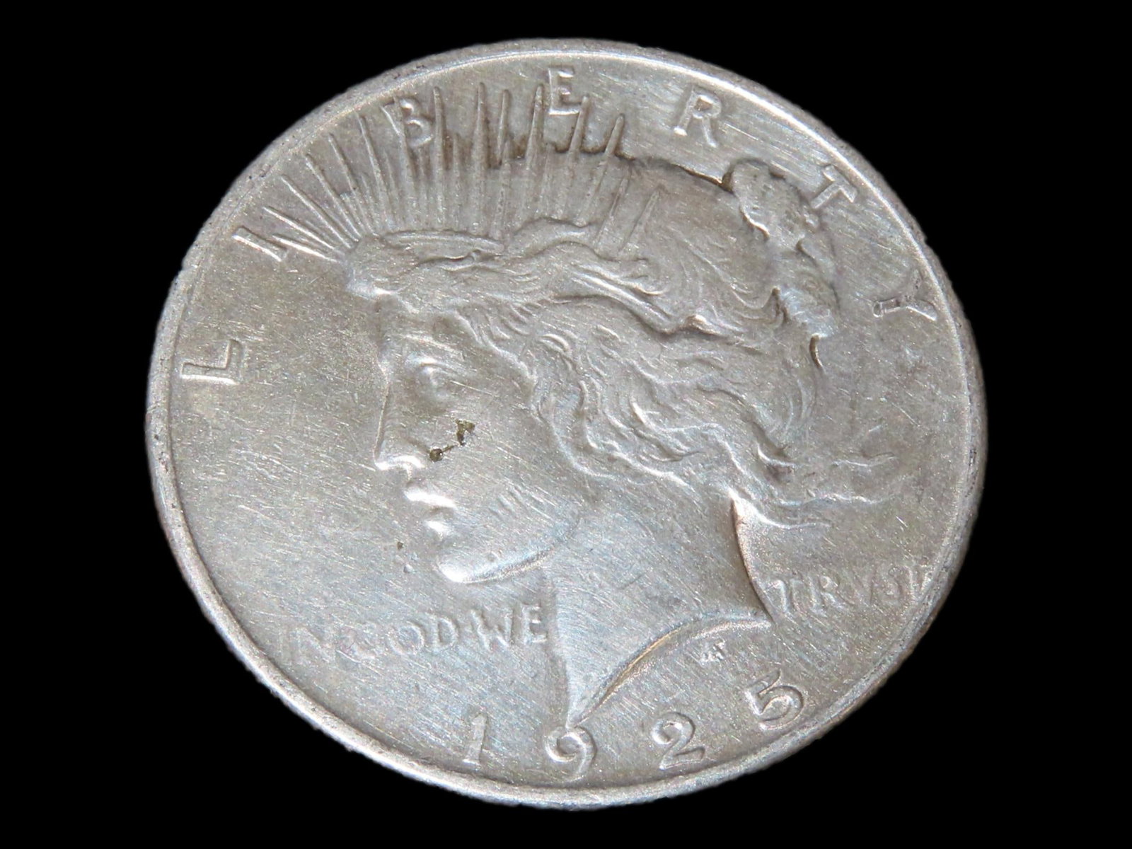 1925 Liberty Peace Silver Dollar, Nicer Grade example with amazing original details, One Ounce: 1925 Liberty Peace Silver Dollar, Nicer Grade example with amazing original details, One Ounce Silver U.S. Coin, Currency, $1