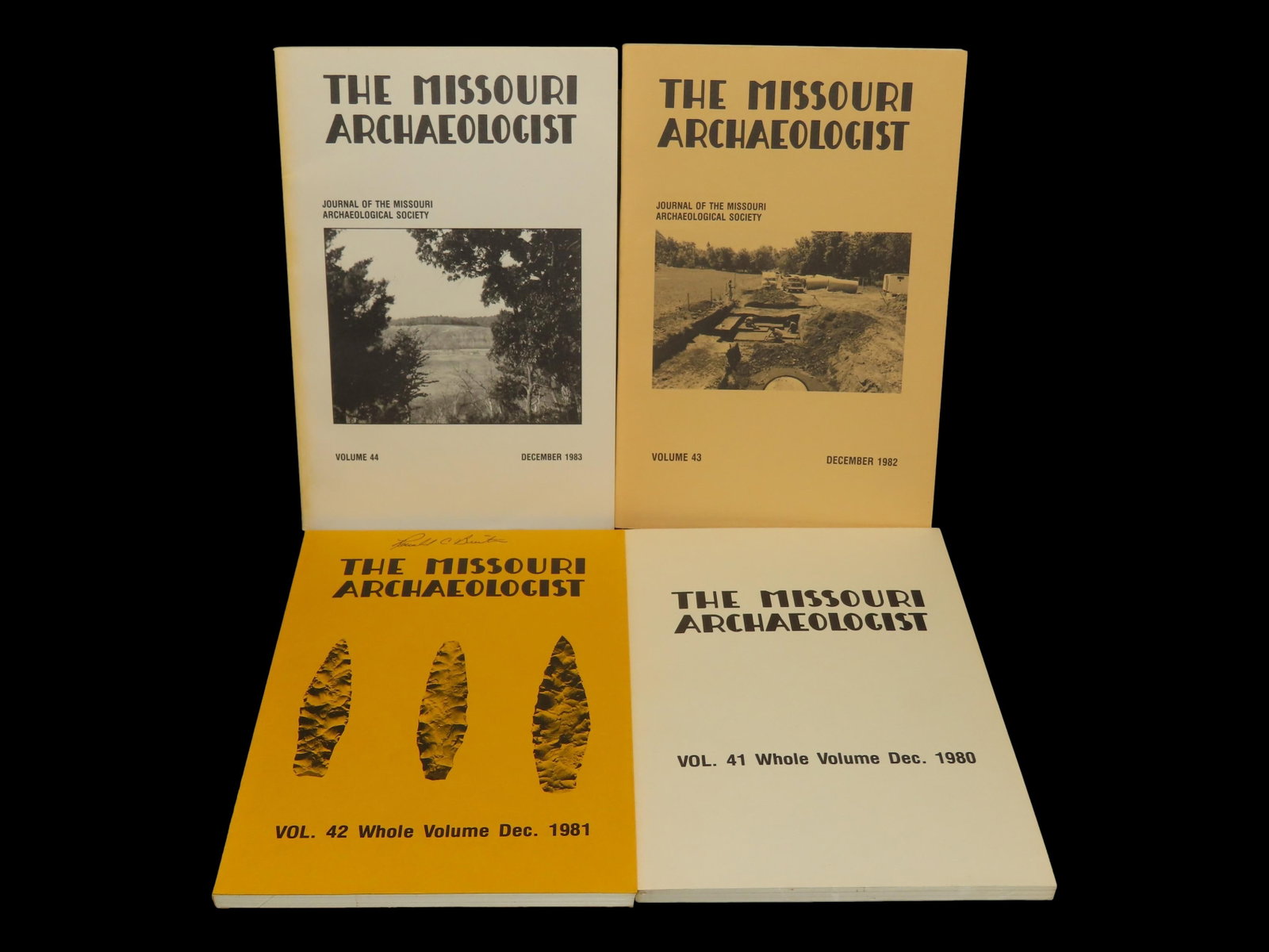 Lot of 1980's Missouri Archaeologist. Full of Pics & Articles on all kinds of Artifacts & Sites. (1 of 3)