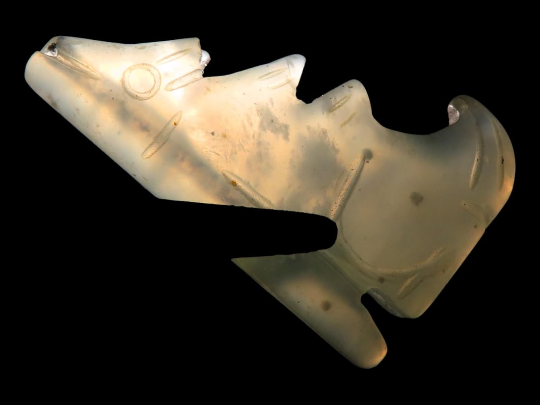 Nice Translucent Jade Zuni Fetish Wolf Effigy Bead, Animal Effigy, Great Example (1 of 9)