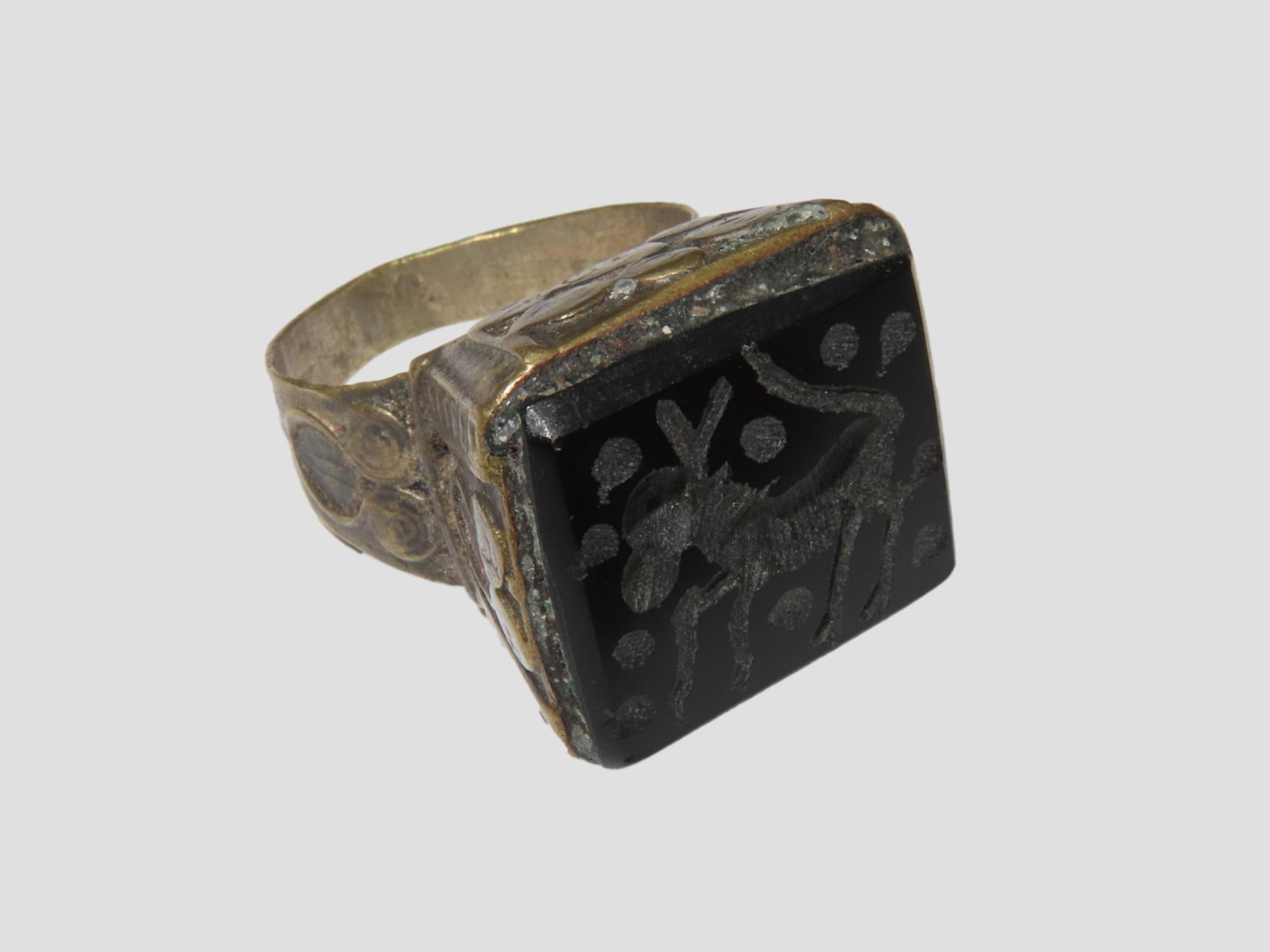 Nice Roman Viking Engraved Intaglio Seal Ring, Bronze with Stone Intaglio Inset. (1 of 6)