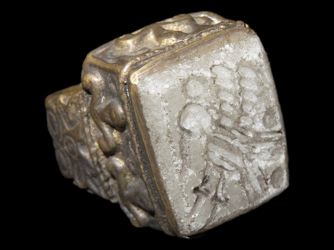 Nice Roman Viking Engraved Intaglio Seal Ring, Bronze with Stone Intaglio Inset. (1 of 6)
