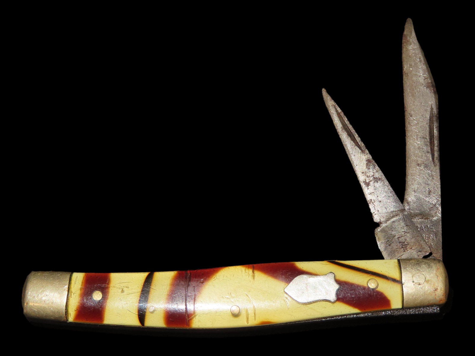 Vintage Pocket Knife, Colorful handles, Dual Blade. Shrade. (1 of 5)