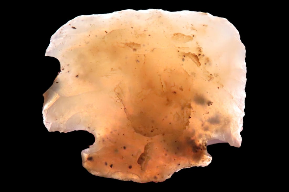 Amazing Translucent Notched Agate Hafted Scraper found in New Mexico. Paleo to Archaic Era Indian (1 of 6)