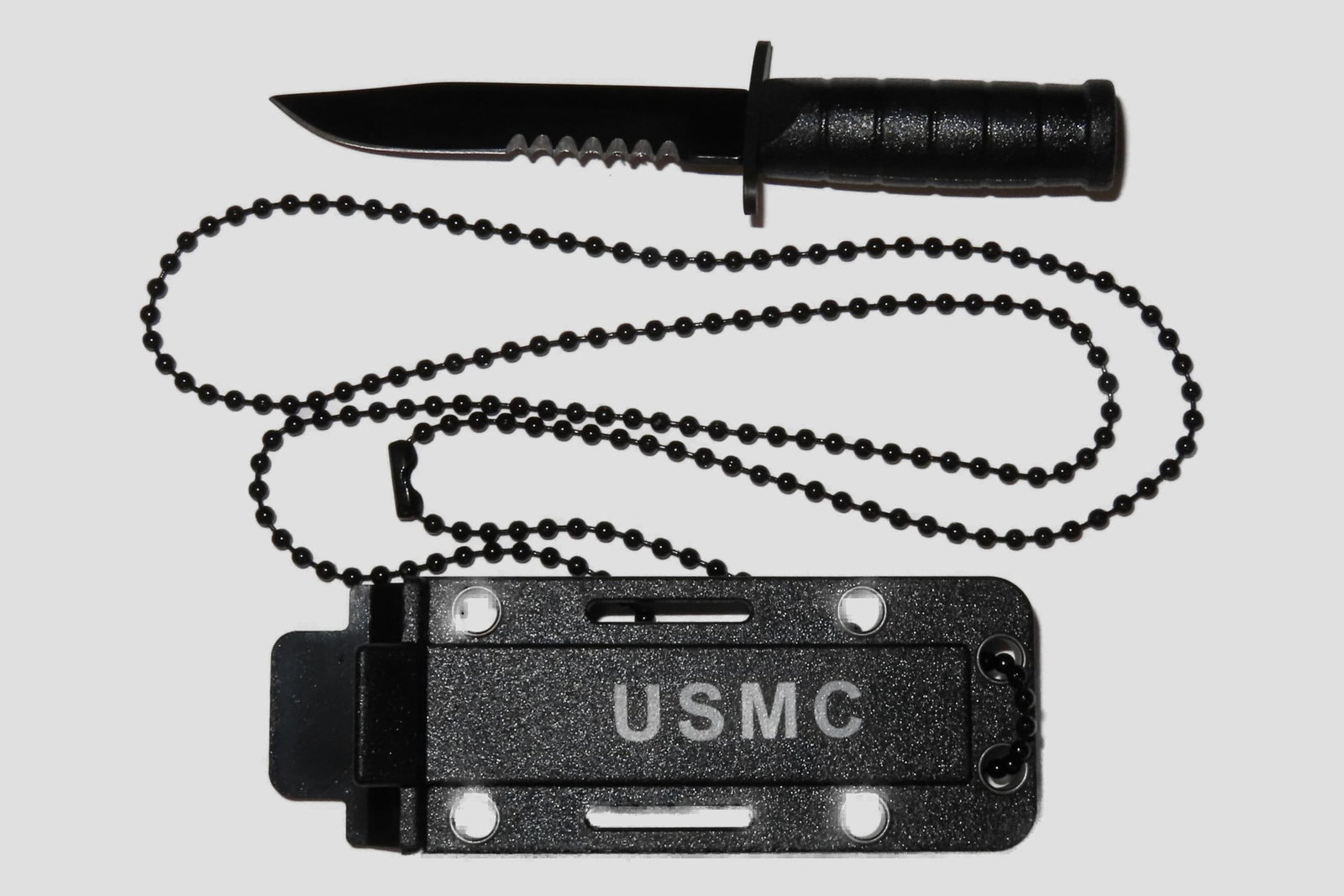 U.S.M.C. Marine Paratrooper Mini Knife / Necklace / Sheath. Fixed Blade Knife, Un-used: U.S.M.C. Marine Paratrooper Mini Knife / Necklace / Sheath. Fixed Blade Knife, Un-used