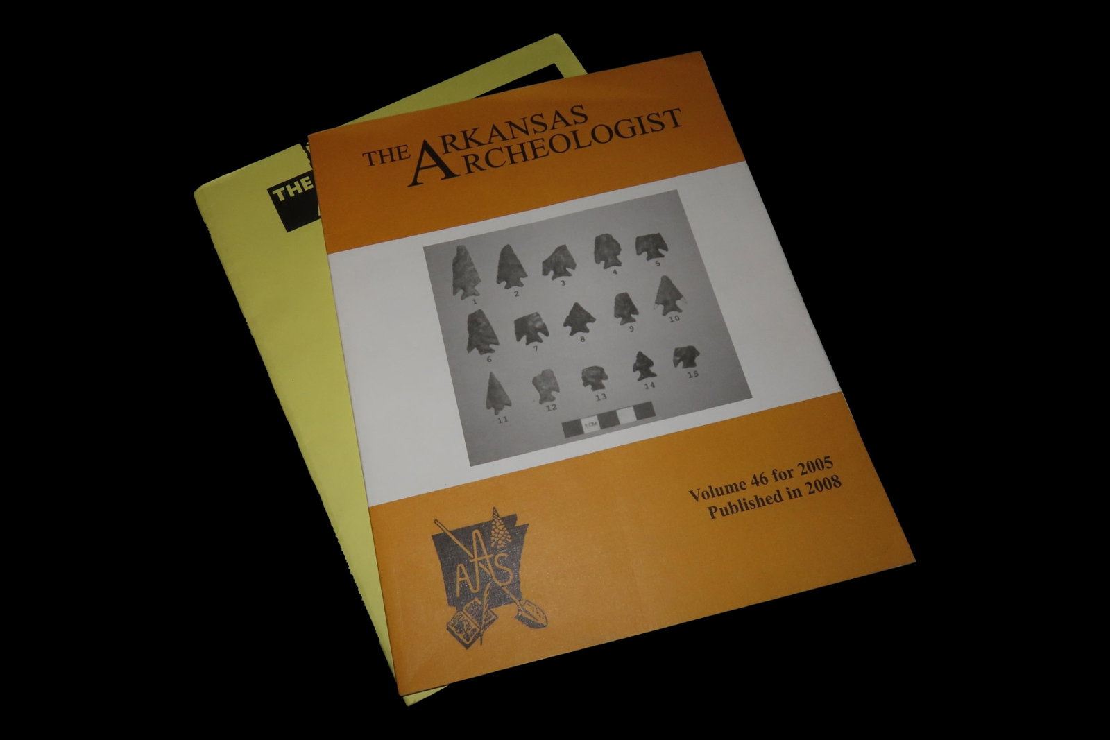 PAIR OF ARKANSAS ARCHAEOLOGIST MAGAZINES, OVER 130 PAGES TOTAL, LOTS OF INFO AND PICS: PAIR OF ARKANSAS ARCHAEOLOGIST MAGAZINES, OVER 130 PAGES TOTAL, LOTS OF INFO AND PICS